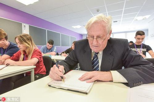 国产老人老当益壮在线观,致敬夕阳红，展现老年生活新风采